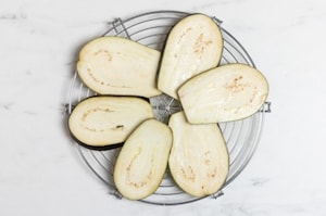 Preparazione Melanzane alla scapece - Fase 1