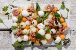 Preparazione Melone, prosciutto e mozzarella - Fase 3