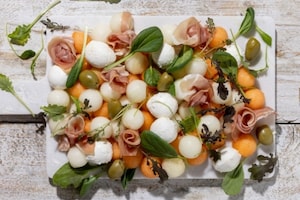 Preparazione Melone, prosciutto e mozzarella - Fase 3