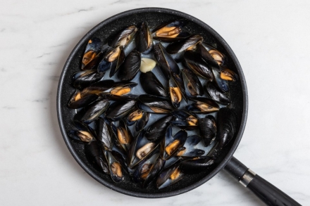 Preparazione Panzanella di mare - Fase 1 Preparazione Panzanella di mare - Fase 1