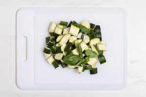 Preparazione Pasta fredda salmone e zucchine - Fase 1