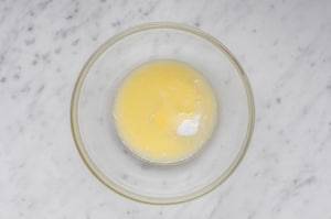 Preparazione Salame di cioccolato bianco - Fase 1