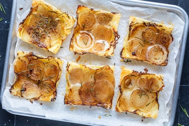 Sfogliatine rovesciate alla cipolla