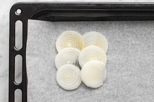 Preparazione Sfogliatine rovesciate alla cipolla - Fase 1