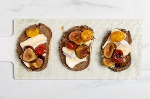 Preparazione Bruschette ai fichi e formaggio - Fase 4