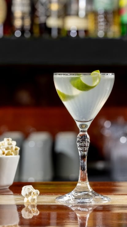 Gimlet cocktail