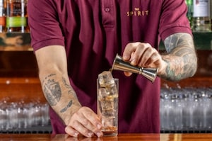 Preparazione Horse's Neck cocktail - Fase 2