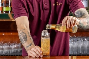 Preparazione Horse's Neck cocktail - Fase 2