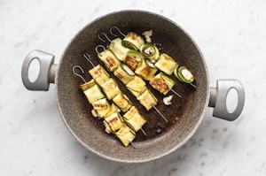 Preparazione Spiedini di zucchine in padella - Fase 3