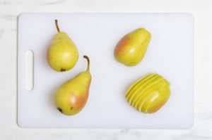 Preparazione Torta salata formaggio e pere - Fase 3