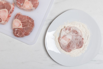 Preparazione Ossibuchi con i piselli - Fase 1 Preparazione Ossibuchi con i piselli - Fase 1
