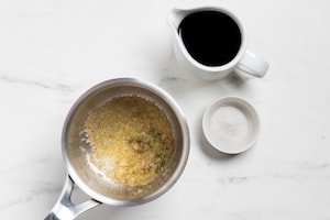 Preparazione Risotto all'Ossolano DOP con riduzione al Prünent - Fase 1