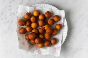 Preparazione Frittelle con ricotta - Fase 2