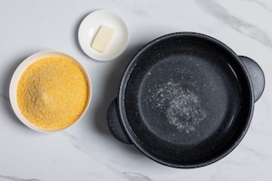 Preparazione Polenta, salsiccia e funghi - Fase 1