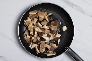 Preparazione Polenta, salsiccia e funghi - Fase 4