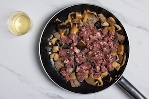 Preparazione Polenta, salsiccia e funghi - Fase 5