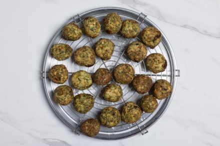 Preparazione Polpette di spinaci e ricotta - Fase 5 Preparazione Polpette di spinaci e ricotta - Fase 5