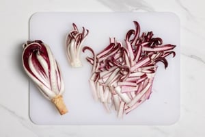Preparazione Risotto radicchio e taleggio - Fase 1