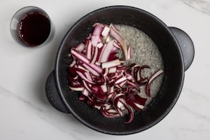 Preparazione Risotto radicchio e taleggio - Fase 2