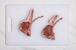 Preparazione Costolette di agnello impanate - Fase 1