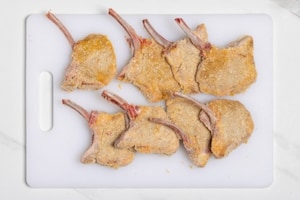 Preparazione Costolette di agnello impanate - Fase 2