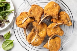 Preparazione Costolette di agnello impanate - Fase 3