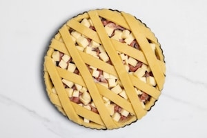 Preparazione Crostata salata al formaggio, speck e radicchio - Fase 5
