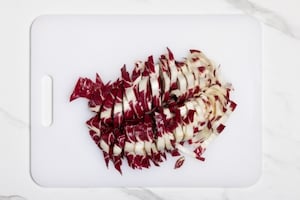 Preparazione Crostata salata al formaggio, speck e radicchio - Fase 3