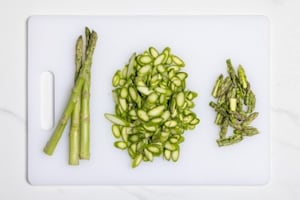 Preparazione Frittata di asparagi al forno - Fase 1