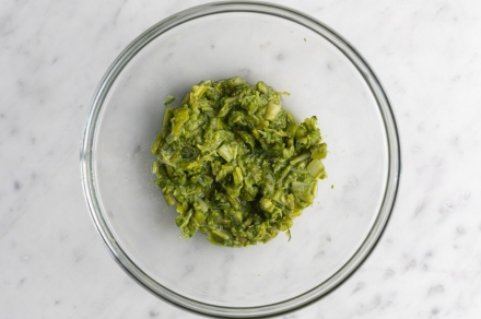 Preparazione Frittelle di asparagi - Fase 1 Preparazione Frittelle di asparagi - Fase 1