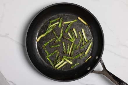 Preparazione Tagliatelle con salsa tartufata e asparagi  - Fase 3 Preparazione Tagliatelle con salsa tartufata e asparagi  - Fase 3