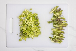 Preparazione Tagliatelle con salsa tartufata e asparagi  - Fase 2