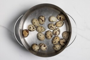 Preparazione Uova con salsa porcini e tartufo - Fase 3