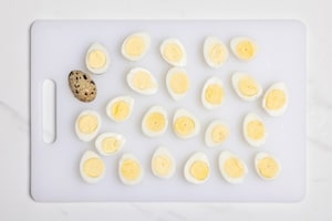 Preparazione Uova con salsa porcini e tartufo - Fase 4