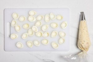 Preparazione Uova con salsa porcini e tartufo - Fase 5