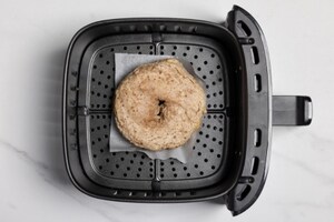 Preparazione Bagels integrali con Philadelphia in friggitrice ad aria - Fase 5