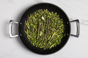 Preparazione Pasta con asparagi e salsiccia - Fase 3