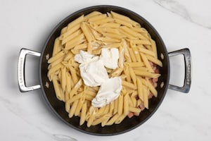 Preparazione Pasta con Philadelphia e prosciutto - Fase 2