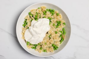 Preparazione Pasta fredda Philadelphia, salmone e piselli - Fase 3