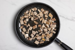 Preparazione Pasta con tonno fresco - Fase 2