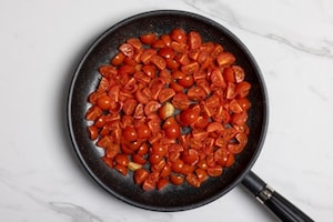 Preparazione Pasta con tonno fresco - Fase 2