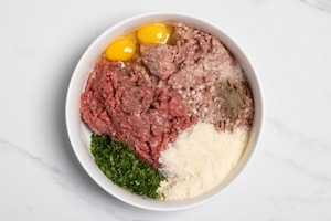 Preparazione Polpettone con le uova - Fase 1