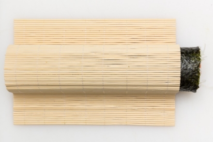 Preparazione Sushi burrito vegetariano - Fase 3 Preparazione Sushi burrito vegetariano - Fase 3