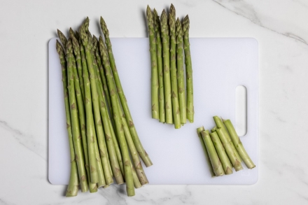Preparazione Asparagi al vapore - Fase 1 Preparazione Asparagi al vapore - Fase 1