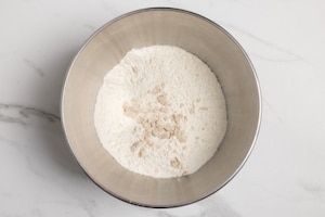 Preparazione Bagel con Philadelphia, salmone e avocado - Fase 1