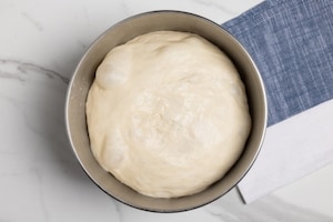 Preparazione Bagel con Philadelphia, salmone e avocado - Fase 2