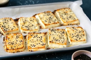 Preparazione Feta con semi di sesamo - Fase 2