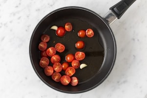 Preparazione Pasta con agretti e pomodorini - Fase 2