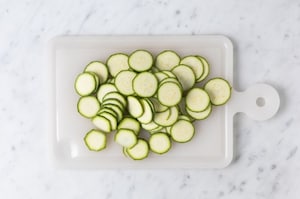 Preparazione Torta salata di zucchine in padella - Fase 1