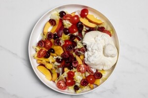 Preparazione Insalata di pesche e ciliegie - Fase 4